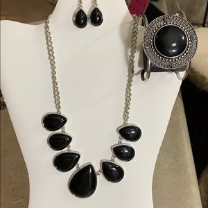 Necklace and cuff bracelet set